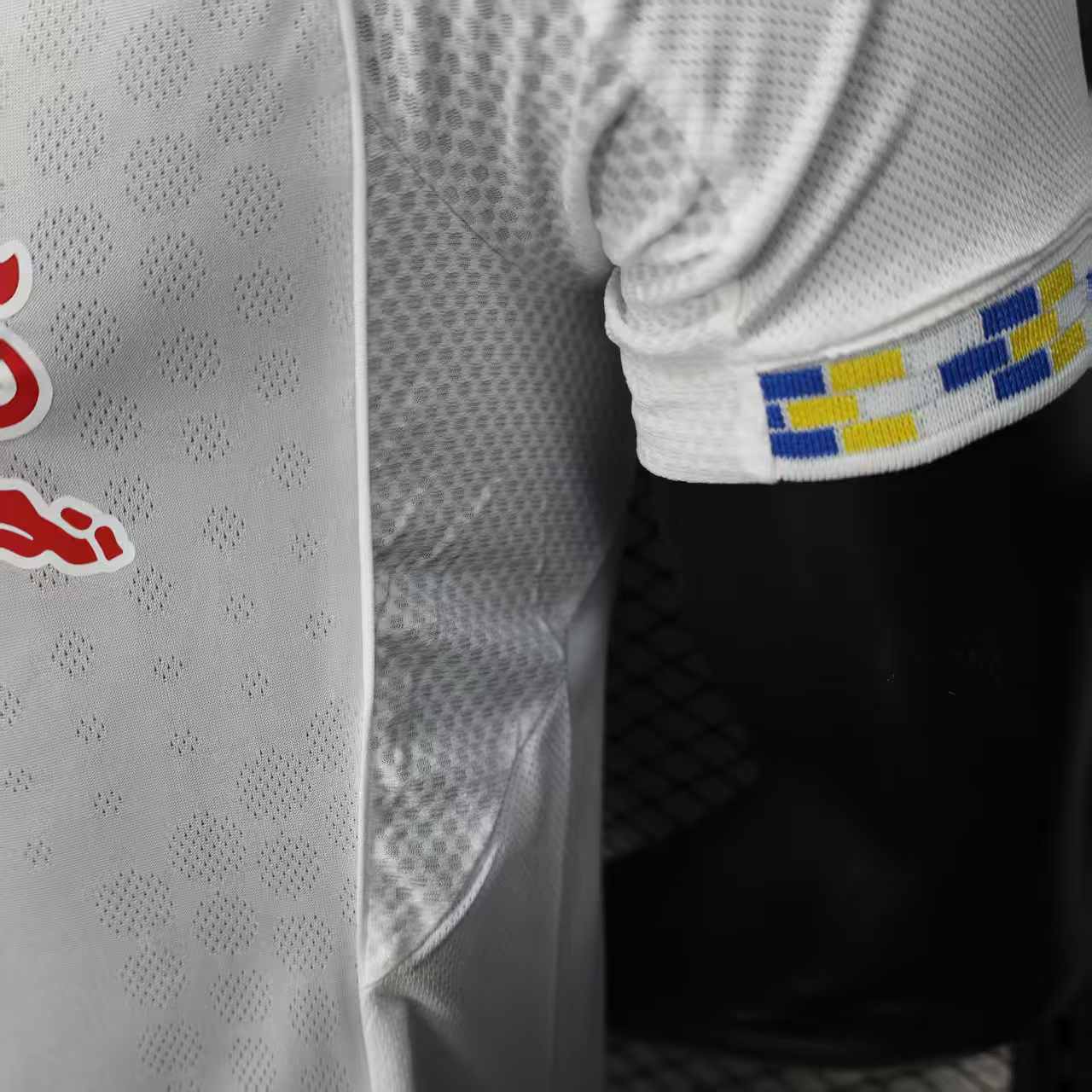 Leeds 25-26 Home Jersey